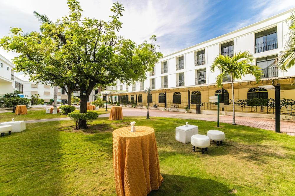 The Knutsford Court Hotel Кінгстон Екстер'єр фото
