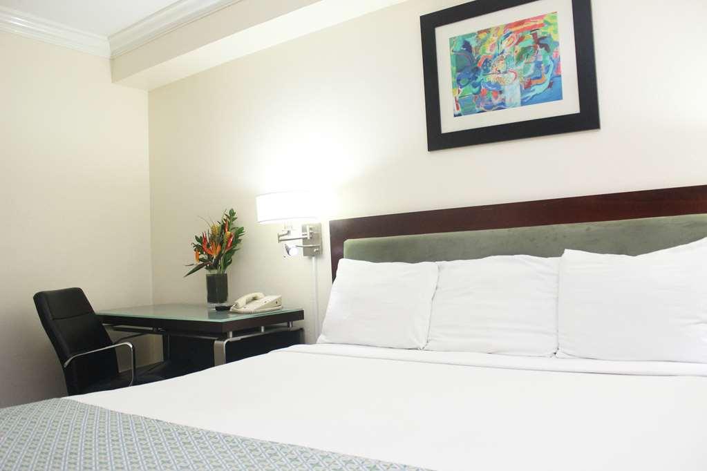 The Knutsford Court Hotel Кінгстон Номер фото