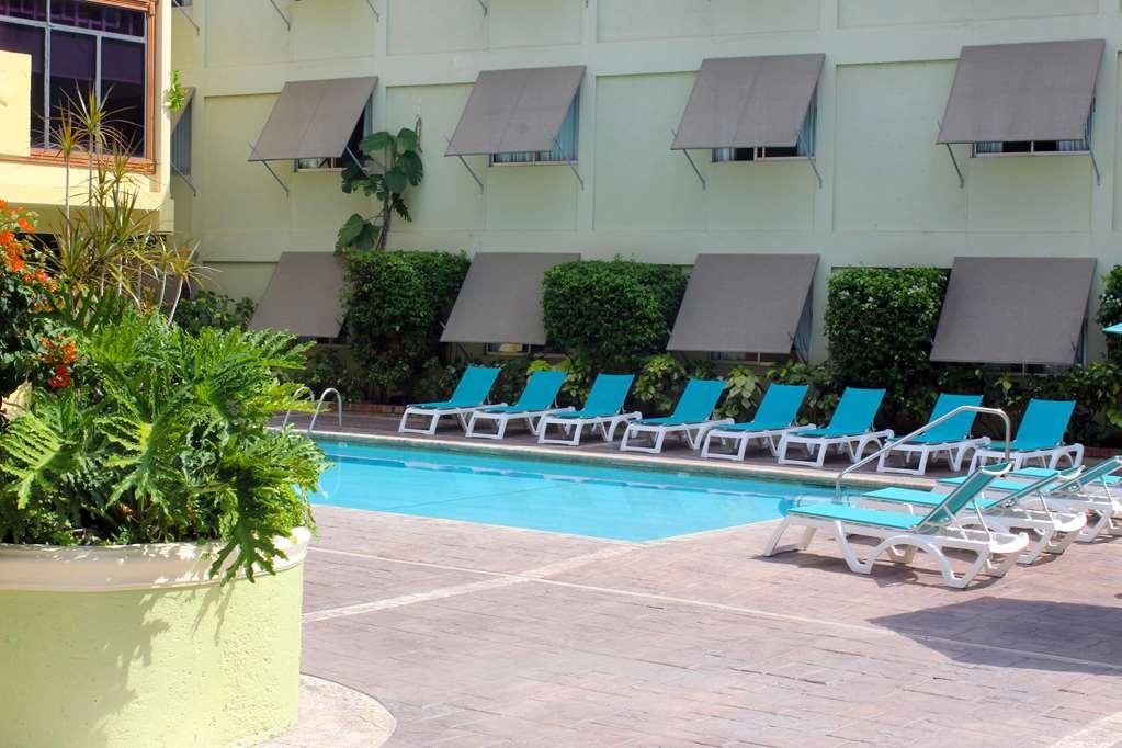 The Knutsford Court Hotel Кінгстон Зручності фото